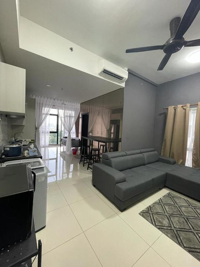 Kyra Homestay Centrus Soho Cyberjaya *Wifi And Pool* Exterior foto