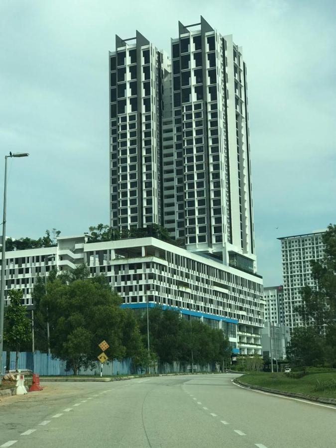 Kyra Homestay Centrus Soho Cyberjaya *Wifi And Pool* Exterior foto